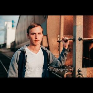 Meet your Posher, Cooper